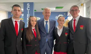 Вълчев откри нови STEM центрове, училищни сгради и спортни площадки в 3 общини