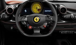 Ferrari ще ограничи автономните системи на колите си, за да запази емоцията