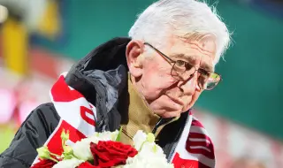 Легендарният Джони Велинов се бори за живота си във ВМА