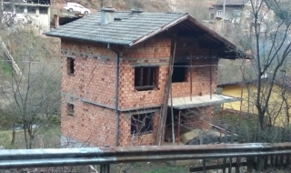 Защо връщат контрола на ДНСК върху малките строежи