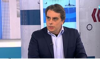 Асен Василев: Казусът с гражданството на Кирил Петков е абсолютно безпредметен