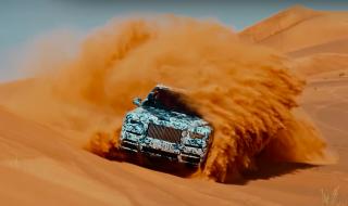 Невероятните приключения на Rolls-Royce Cullinan в пустинята (ВИДЕО)