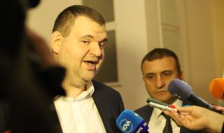 Делян Пеевски: Няма червена химикалка на ДПС, която да е драскала по конституционните промени