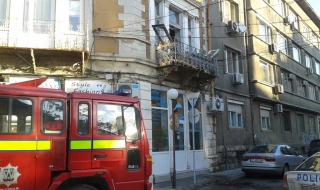 Възрастна жена е в болница след пожар