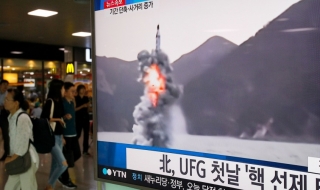 Севернокорейска подводница изстреля балистична ракета