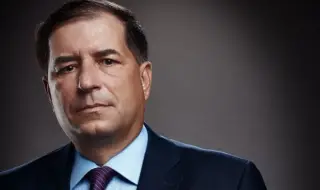 Доц. д-р Борислав Цеков: Да спазваме Конституцията както за Н.В. Симеон II, така и за Румен Радев