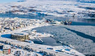 Строят арктическо пристанище