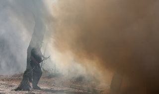 Бедствено положение в Гърция! Пожарите са извън контрол