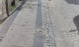 Парчета мазилка паднаха от стара сграда в София
