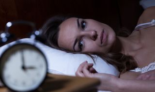 Защо се будим през нощта и как да заспим отново
