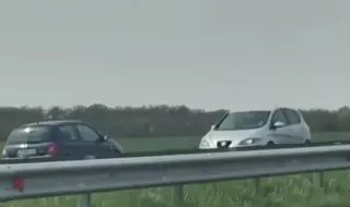 Кола пое по АМ "Тракия" в платното за Бургас, но...към София