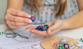 Врачка отряза и върна парите на жена, поискала да направи проклятие на бившия ѝ 