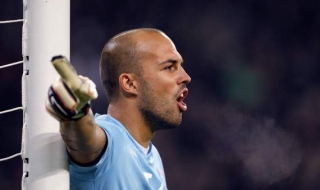 Испанци с интерес към Ники Михайлов