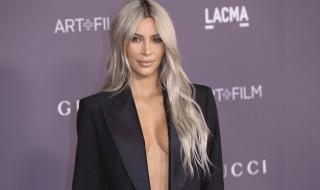 Ким Кардашиян се появи без сутиен (СНИМКИ + ВИДЕО)