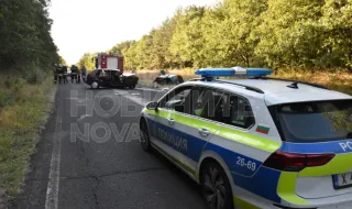 Автомобил излетя в канавка след челен сблъсък в Хасковско, двама са загинали