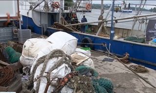 Капитан Петров: Корабите ни са задържани в общоевропейски води, там уловът на акула е разрешен