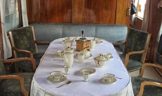 Царски вагон за Лазаровден и Цветница