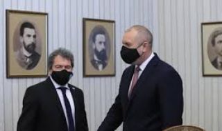 Радев се среща отново с партиите за съставяне на правителство