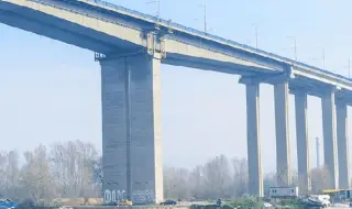 Мъж се хвърли от Аспарухов мост