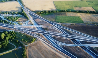 &quot;Хемус&quot; по дълга с още 5 километра, окъпаха Борисов с чудодейна вода