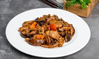 Рецепта за вечеря: Свинско месо с гъби шийтаке