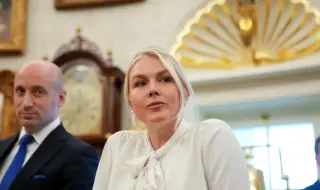Оставката на Каролин Левит предизвика спекулации за тайна операция около Тръмп