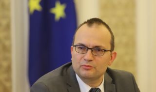 Мартин Димитров: Радев иска да управлява, подготвя президентска република