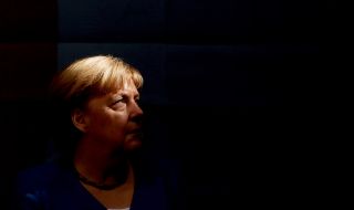 Меркел: Продължавайте да се борите за демокрацията