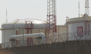 Държавният резерв поема управлението на базите на "Лукойл Нефтохим" за съхранение на горива