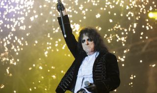 Алис Купър продава на търг картина на Анди Уорхол (СНИМКА)