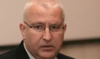 Проф. Светослав Малинов: Коалицията би могла да се запази, но има само един път към това
