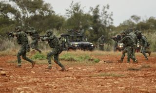 Тайван с нови военни учения и пълна бойна мощ