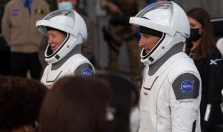 НАСА избра астронавти за полет до Луната