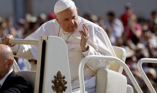 Папата загатна: В ход е тайна мисия за мир в Украйна