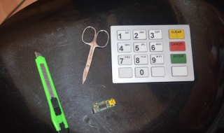 Пуснаха двама задържани със скимиращи устройства