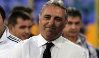 Стоичков: Ван Гаал е посредствен треньор