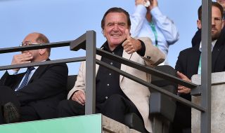 Откраднати са картини от офиса на бившия германски канцлер Герхард Шрьодер 