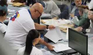 Броенето в София: Повечето секционни комисии приключиха с обработката на изборните книжа за по-малко от час