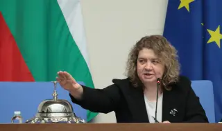 Киселова подаде оставка като шеф на парламента: "За мен беше чест"