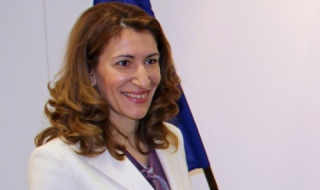 Ангелкова се среща с туристическия бранш във Варна