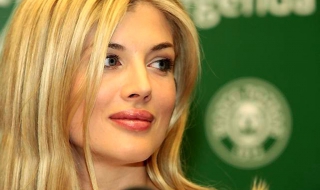 Поляци се уредиха със секси плеймейтка за президент (Снимки)