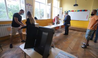 Проверка постави под съмнение обществената поръчка за машинното гласуване