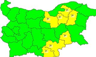 Предупреждение за силен вятър в седем области