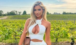 Най-красивата блондинка в Калифорния откри летния сезон в секси поза