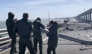 Украйна: Кримският мост ще бъде унищожен