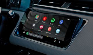 Автомобили оборудвани с Android Auto пускат сами музика