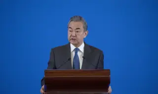 Китай похвали Франция за независимата външна политика