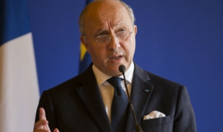 Арестуваха сина на външния министър на Франция