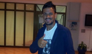 Левски представи официално Бастос