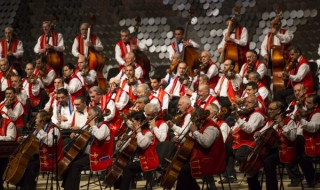 100-те Унгарски цигулки с концерт в Пловдив